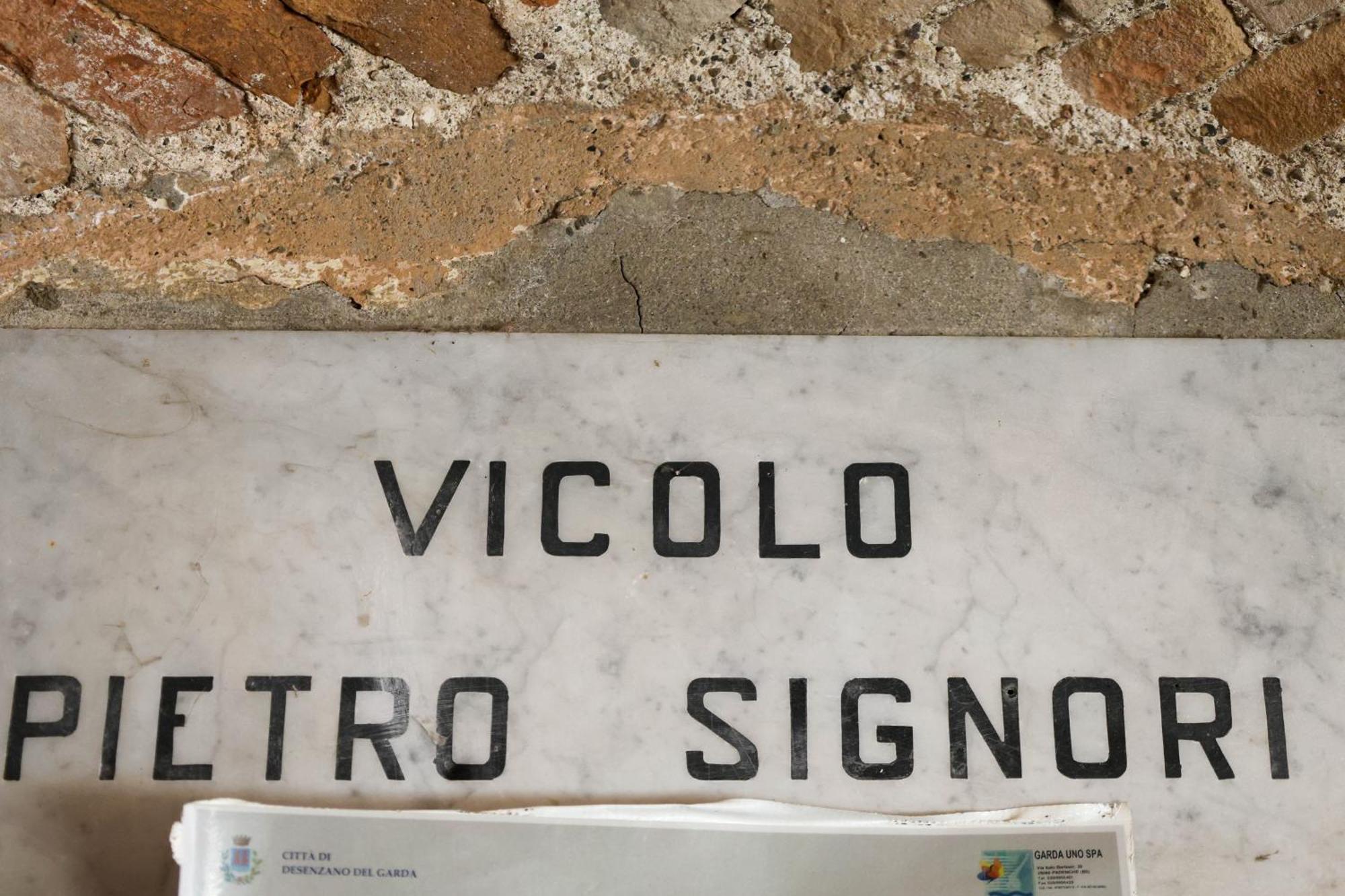 Ferienwohnung Vicolo Dei Signori Desenzano del Garda Exterior foto