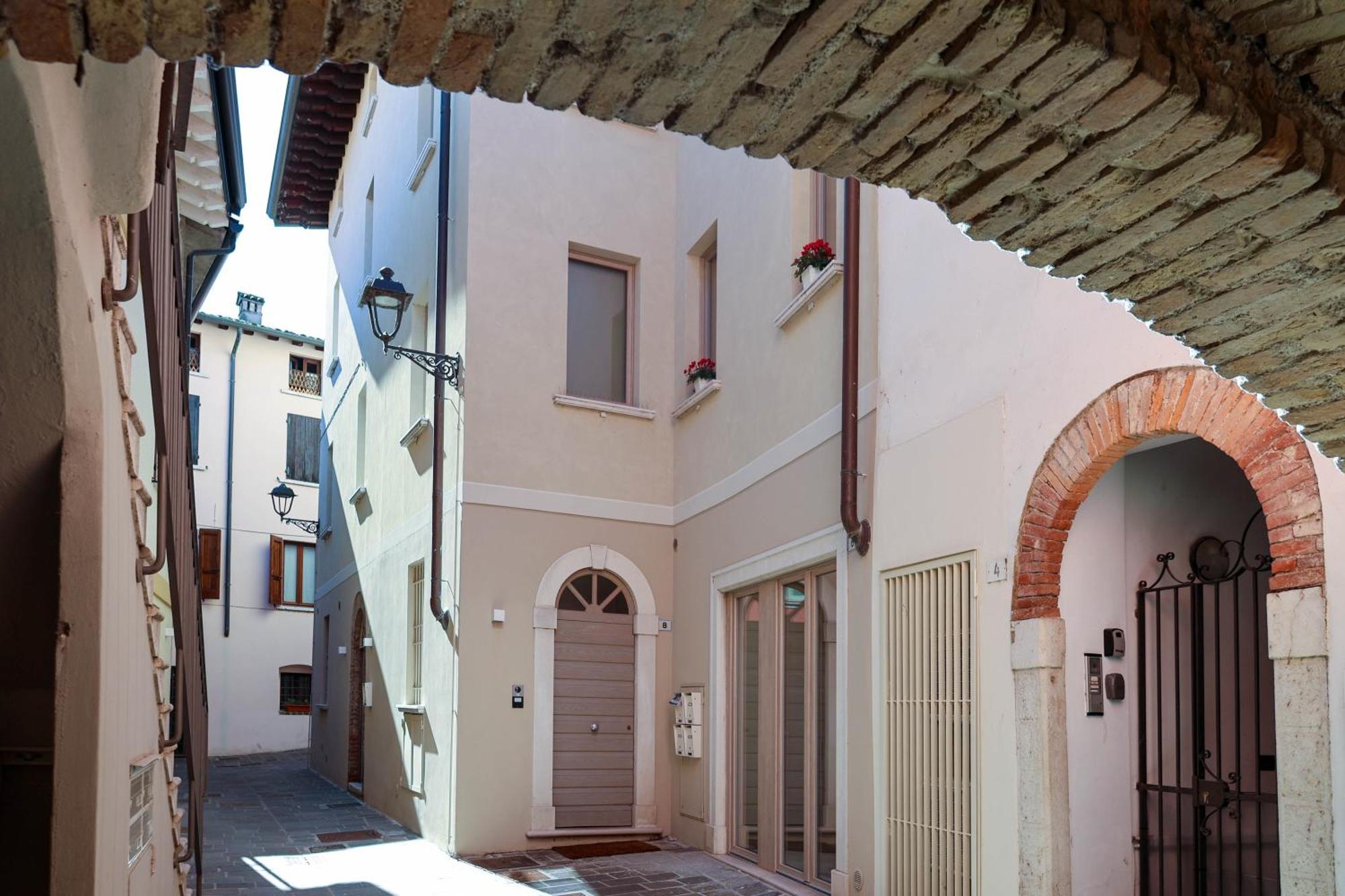Ferienwohnung Vicolo Dei Signori Desenzano del Garda Exterior foto