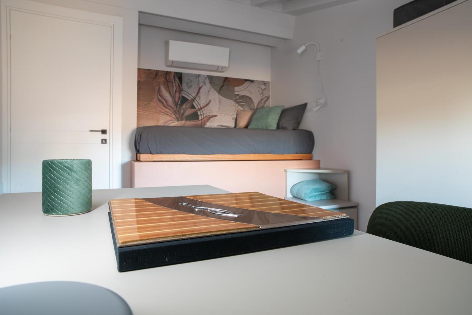 Ferienwohnung Vicolo Dei Signori Desenzano del Garda Exterior foto
