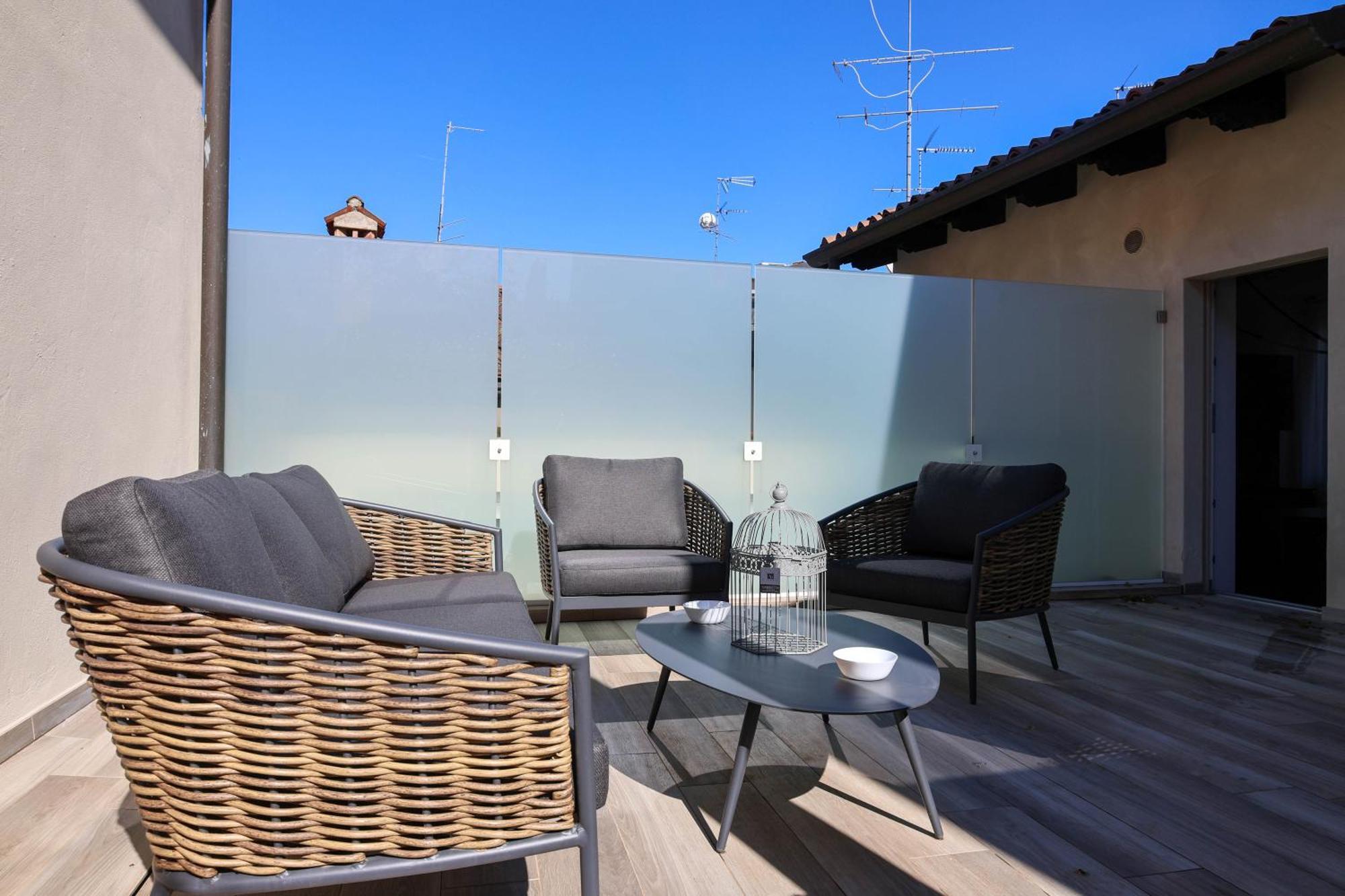 Ferienwohnung Vicolo Dei Signori Desenzano del Garda Exterior foto
